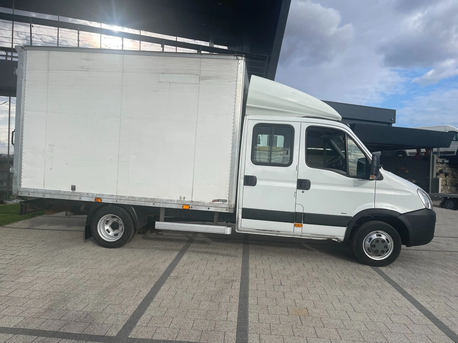 Iveco Daily 35C15 до 3.5Т 3.0D - изображение 2