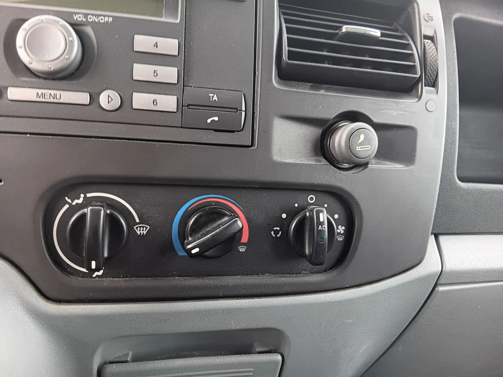 Ford Transit 2.4 TDCI KLIMA  - изображение 10