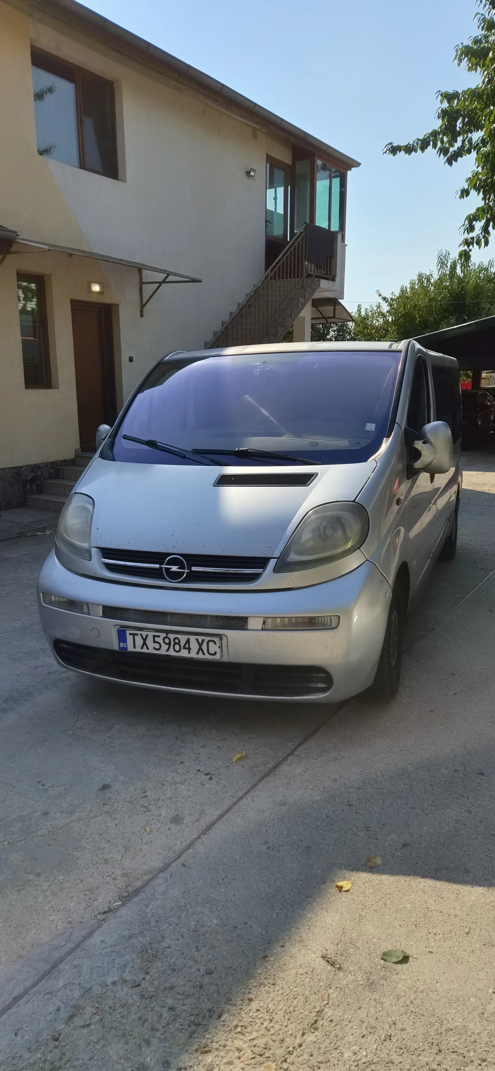 Opel Vivaro Пътнически , снимка 2 - Бусове и автобуси - 56028384
