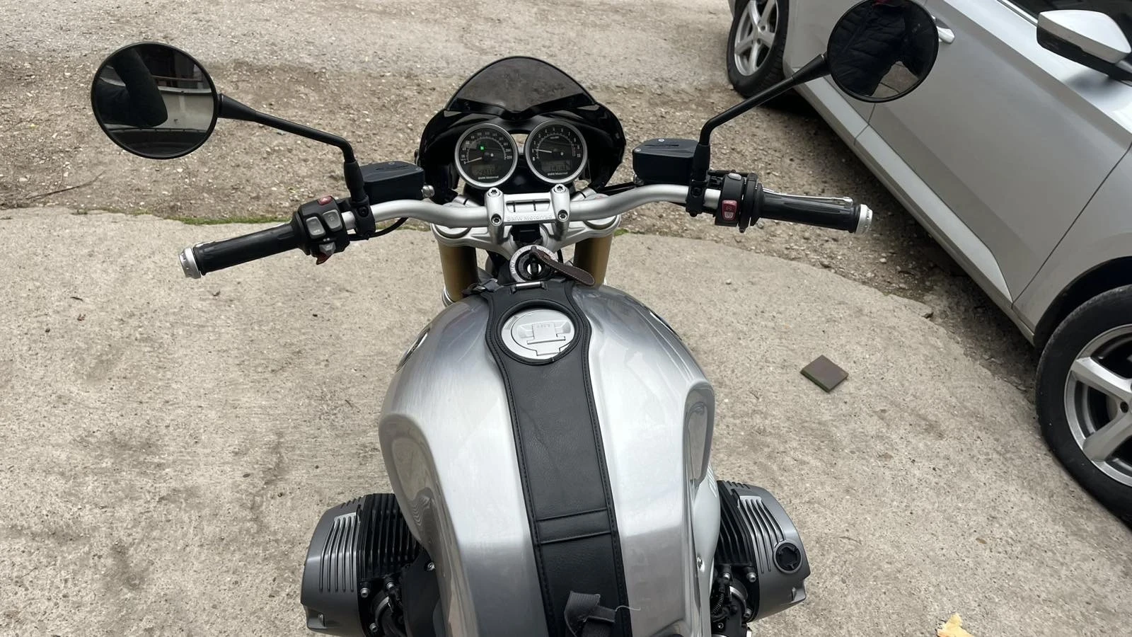 BMW R R1200 Nine T BRUTAL/AKRAPOVIC/BREMBO/ 29318km, снимка 15 - Мотоциклети и мототехника - 54684189