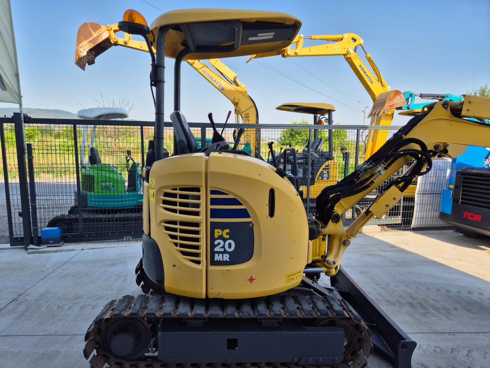 Багер Komatsu PC20MR / ОРИГИНАЛНА БОЯ / ПЕРФЕКТЕН - изображение 4