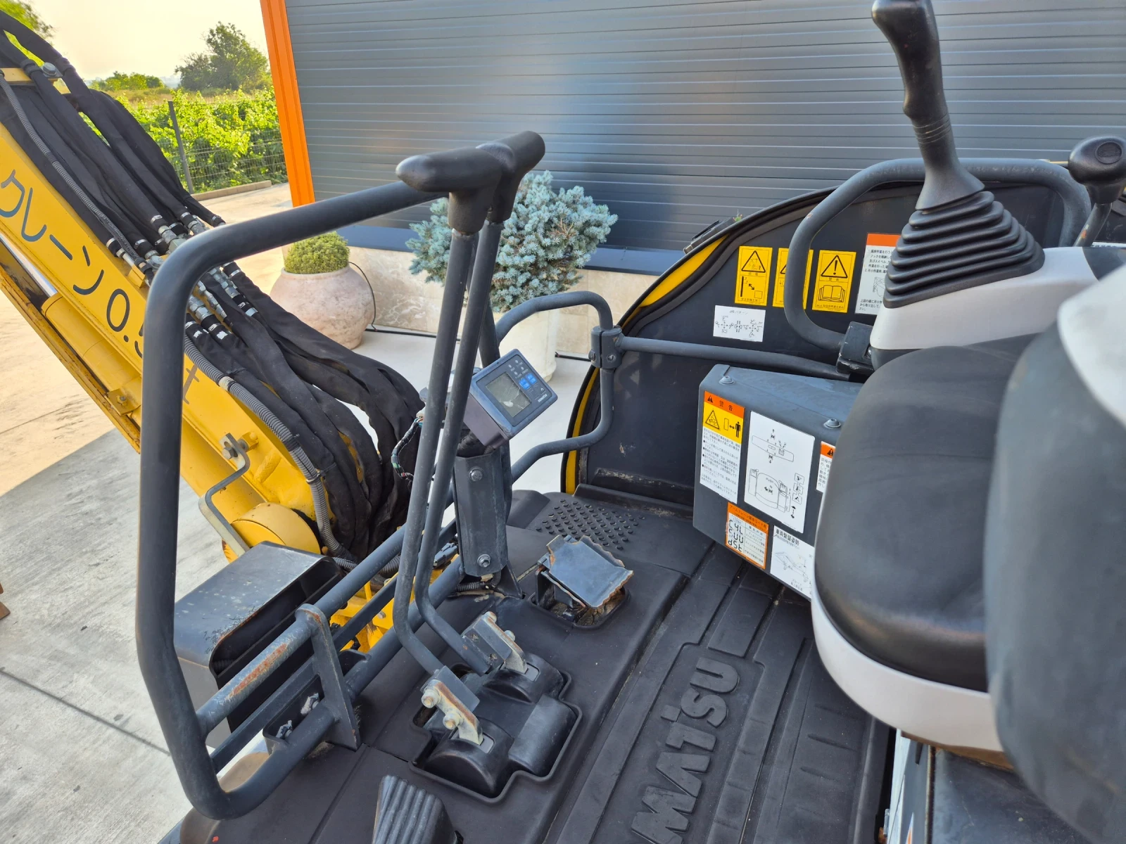 Багер Komatsu PC20MR / ОРИГИНАЛНА БОЯ / ПЕРФЕКТЕН - изображение 9
