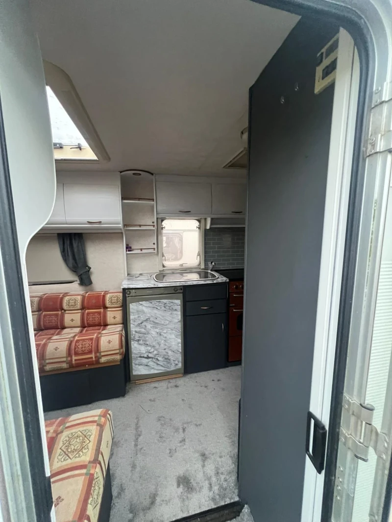 Каравана Coachmen Amara 530/4, снимка 8 - Каравани и кемпери - 52093682
