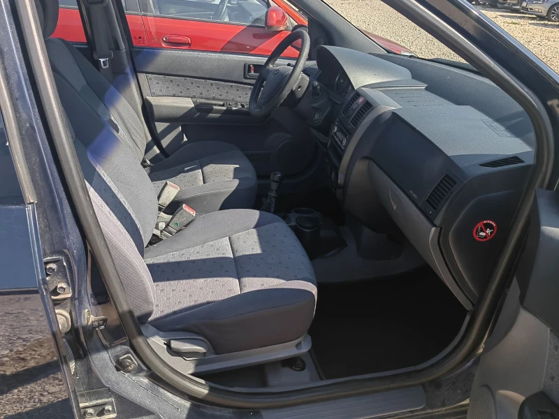 Hyundai Getz 1.4i, снимка 8 - Автомобили и джипове - 47220183