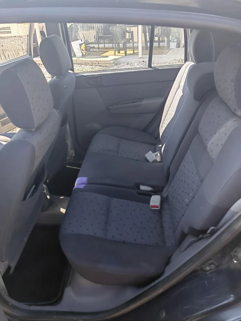 Hyundai Getz 1.4i, снимка 11 - Автомобили и джипове - 47220183