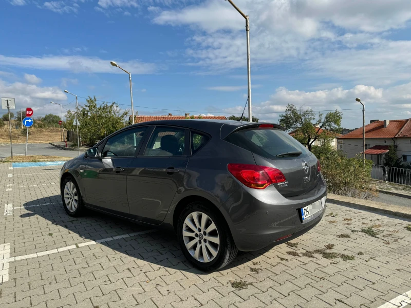 Opel Astra 1.7 CDTI, снимка 3 - Автомобили и джипове - 47675785