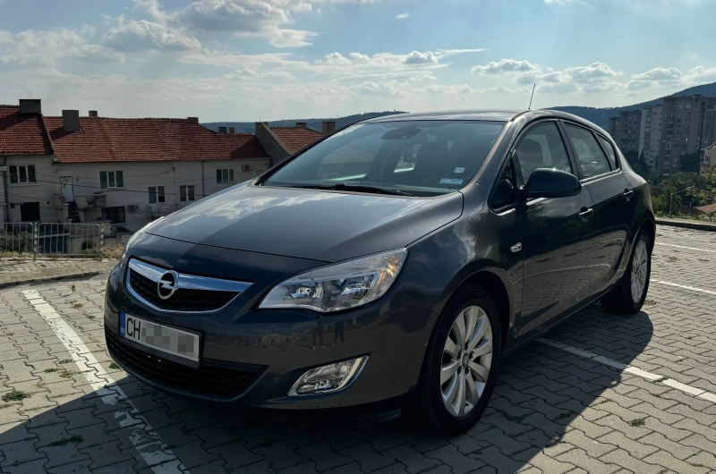 Opel Astra 1.7 CDTI, снимка 1 - Автомобили и джипове - 47675785