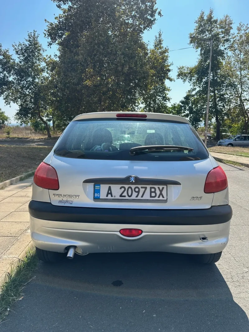 Peugeot 206 1.1i, снимка 6 - Автомобили и джипове - 47396310