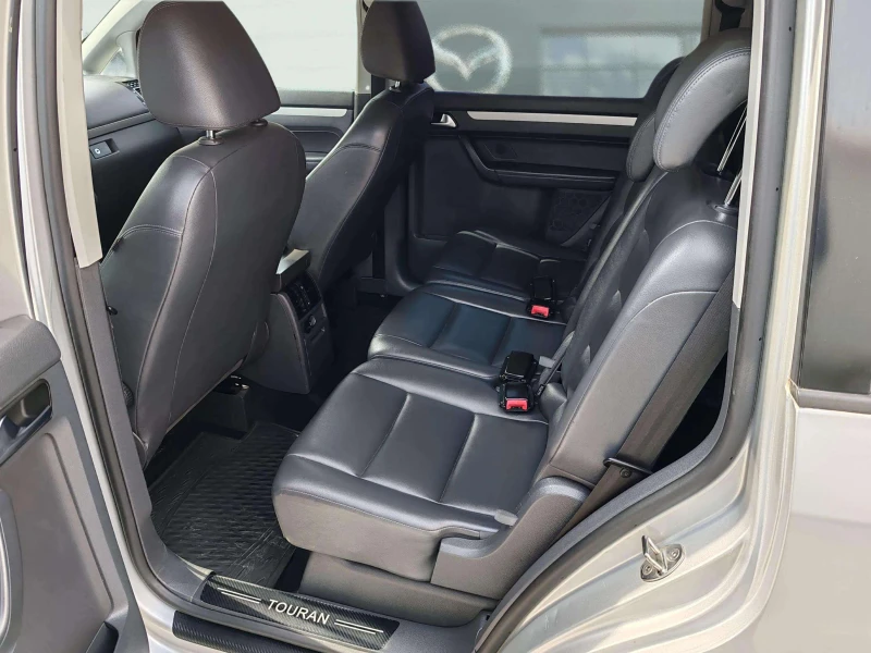 VW Touran 1.6 TDI-DSG-NAVI-CAM, снимка 7 - Автомобили и джипове - 52410578