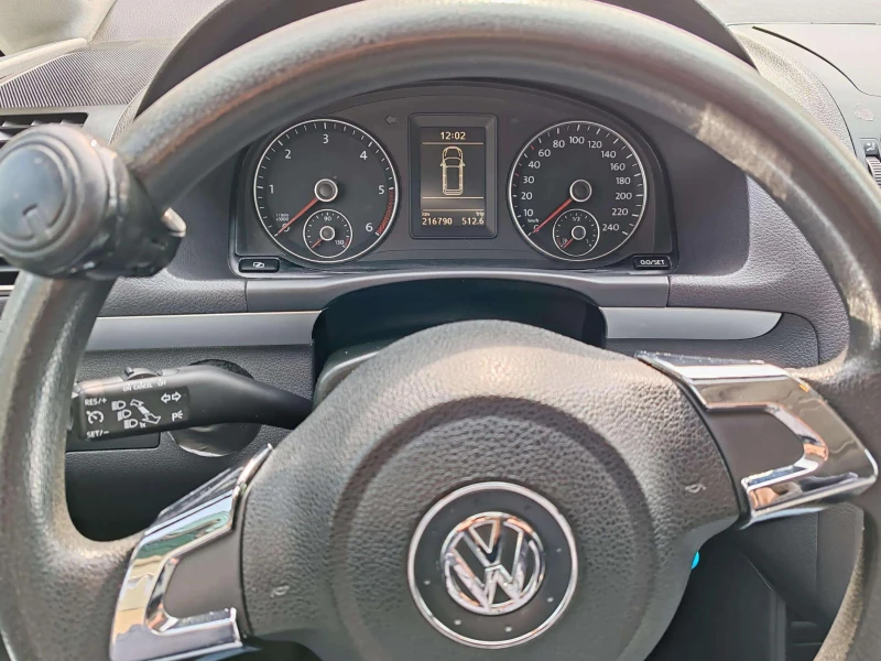 VW Touran 1.6 TDI-DSG-NAVI-CAM, снимка 9 - Автомобили и джипове - 52410578