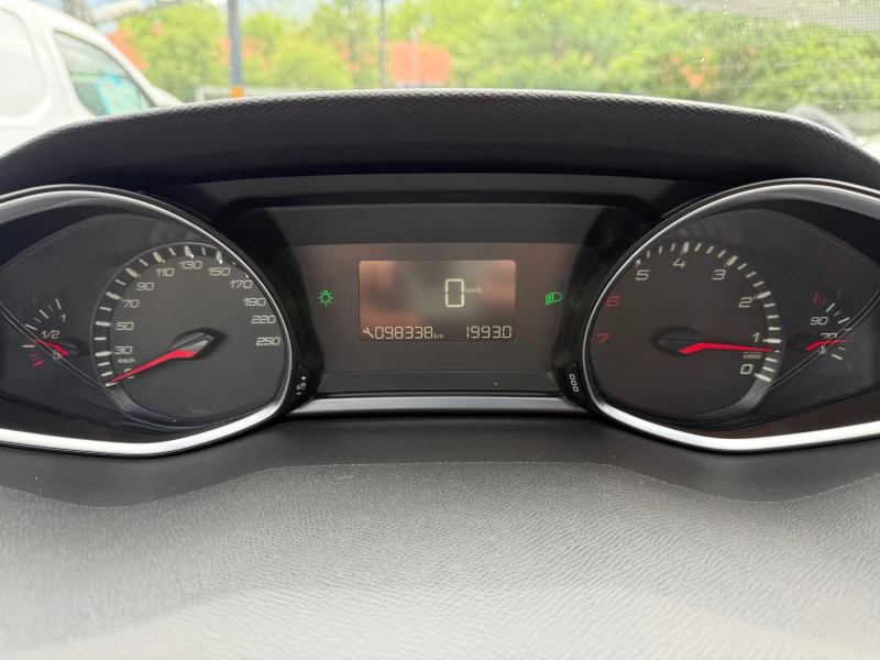 Peugeot 308 Puretech Facelift &#127467;&#127479;, снимка 9 - Автомобили и джипове - 50445614