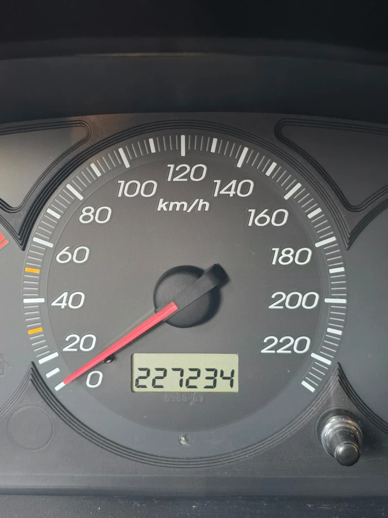 Honda Civic 1.6i-VTEC, снимка 5 - Автомобили и джипове - 52094213