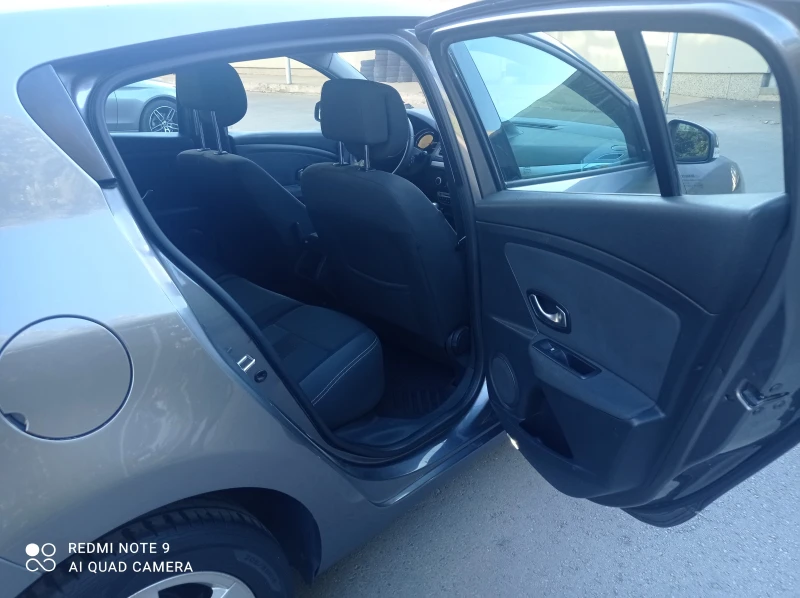 Renault Megane, снимка 11 - Автомобили и джипове - 52264640