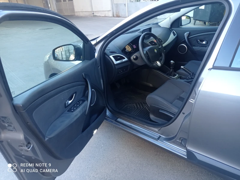 Renault Megane, снимка 8 - Автомобили и джипове - 52264640