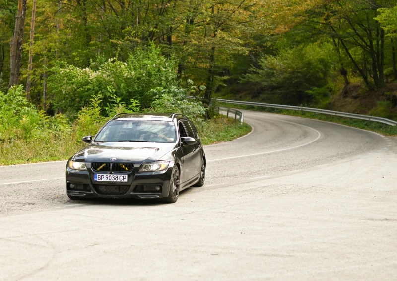 BMW 330, снимка 3 - Автомобили и джипове - 52380911