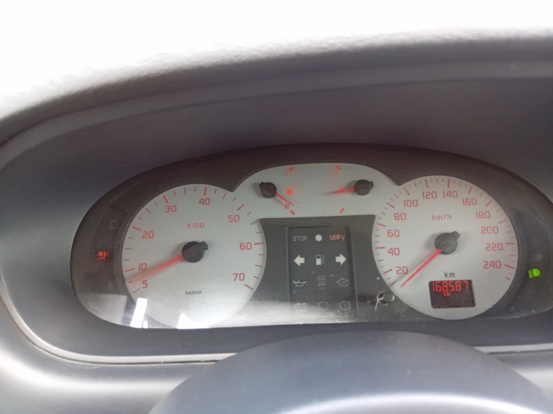 Renault Megane 1.4 16v, снимка 9 - Автомобили и джипове - 52794286