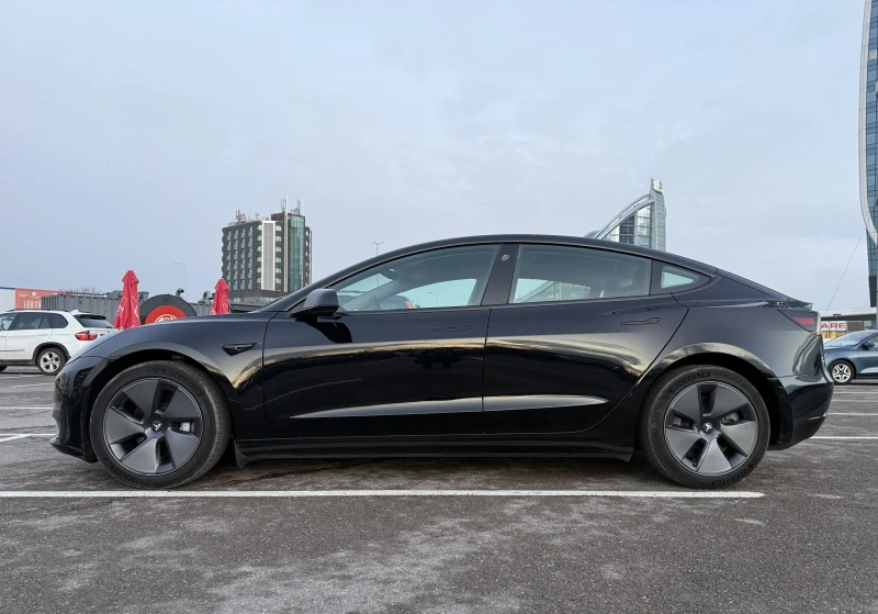 Tesla Model 3 Dual Motor, Long Range, Термопомпа, в гаранция, снимка 2 - Автомобили и джипове - 53288988