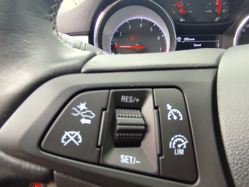 Opel Astra 1.2i* LED* NAVI* EURO6* KLIMATRONIK* LINE ASSISTEN, снимка 12 - Автомобили и джипове - 53466202