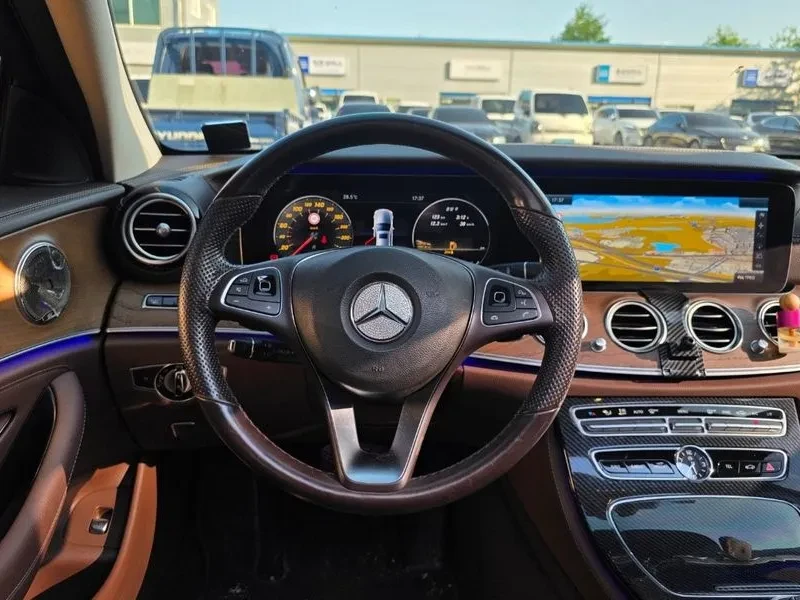 Mercedes-Benz E 200 W213 E300 Exclusive, снимка 8 - Автомобили и джипове - 55110751