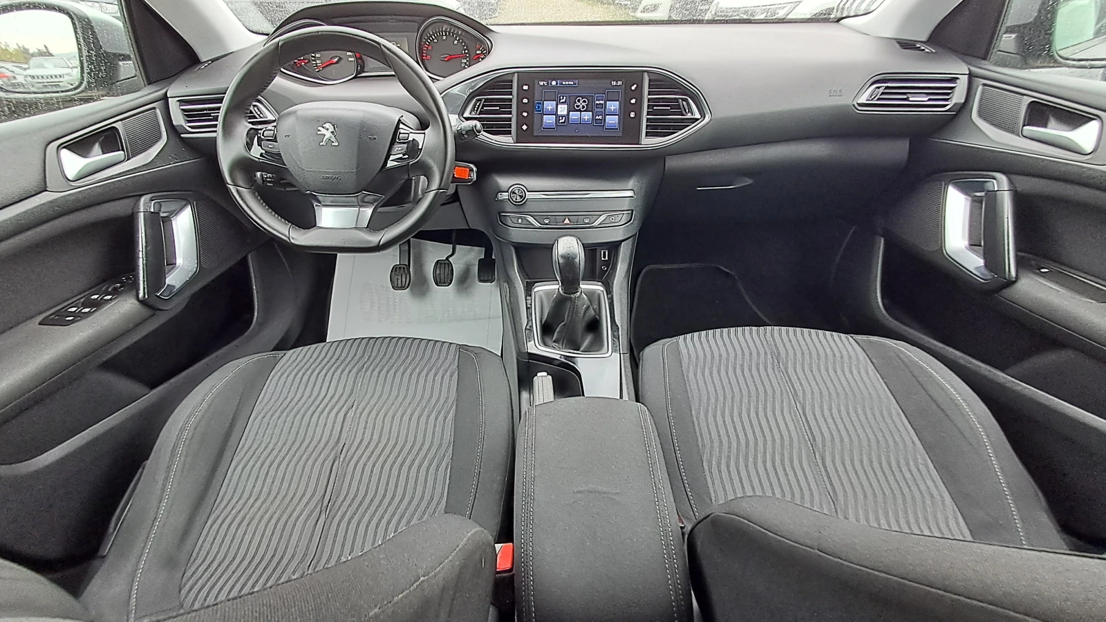 Peugeot 308 ИЗКЛЮЧИТЕЛНО СЕРВ КНИЖК УНИКТ ОБСЛУЖ НАВИ АВТОПИЛТ, снимка 7 - Автомобили и джипове - 12363859