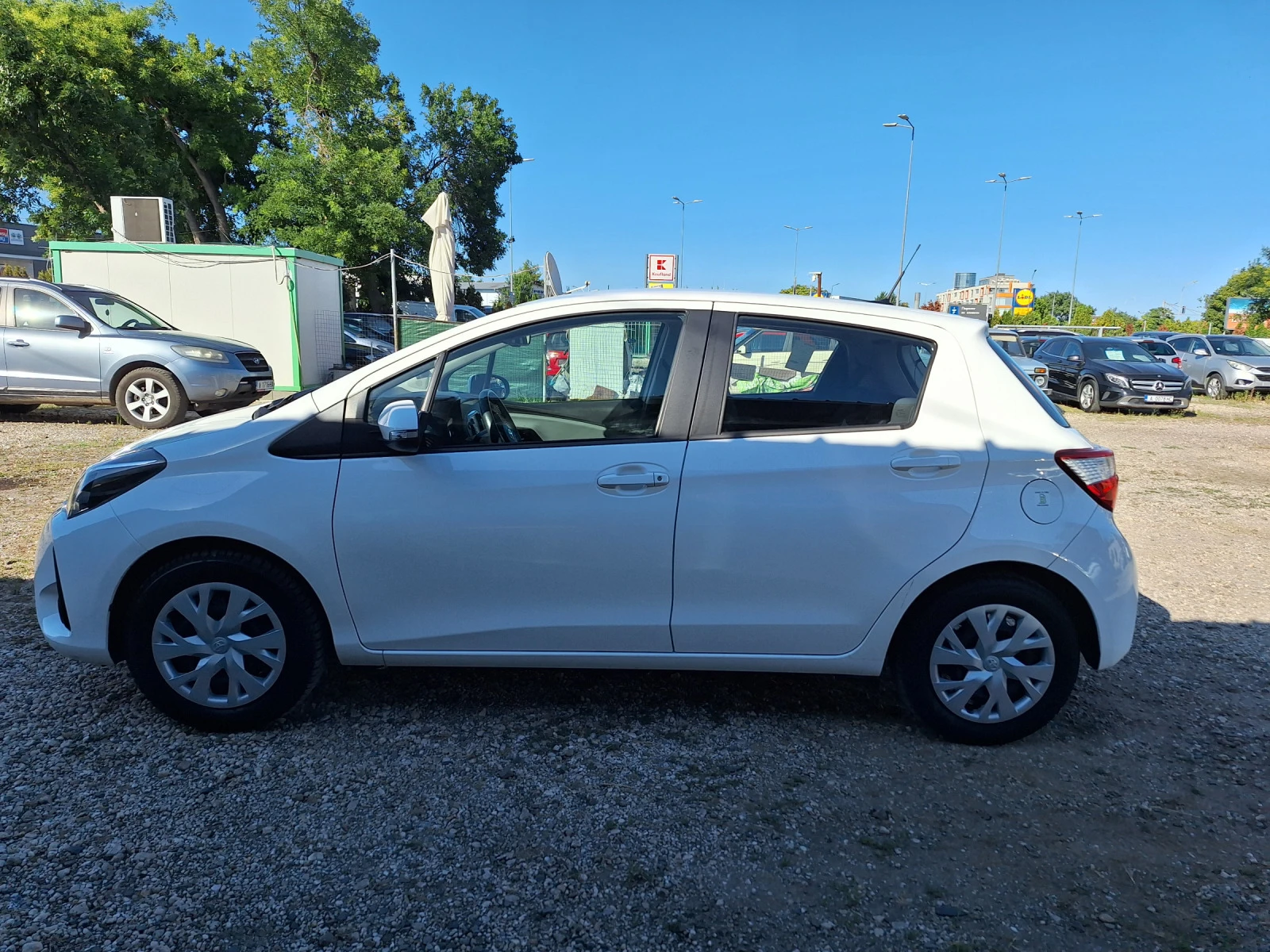 Toyota Yaris 1.0vvti - изображение 4