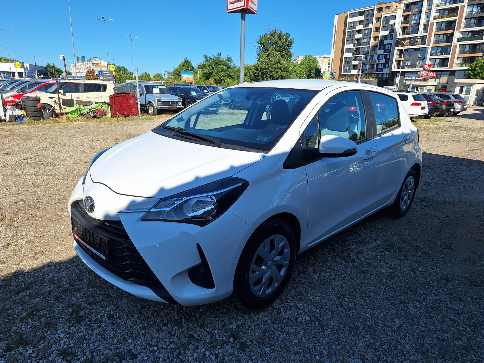 Toyota Yaris 1.0vvti - изображение 3