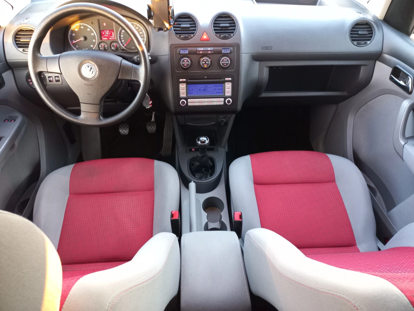 VW Caddy  2. 0i Life Eco Fuel - изображение 10