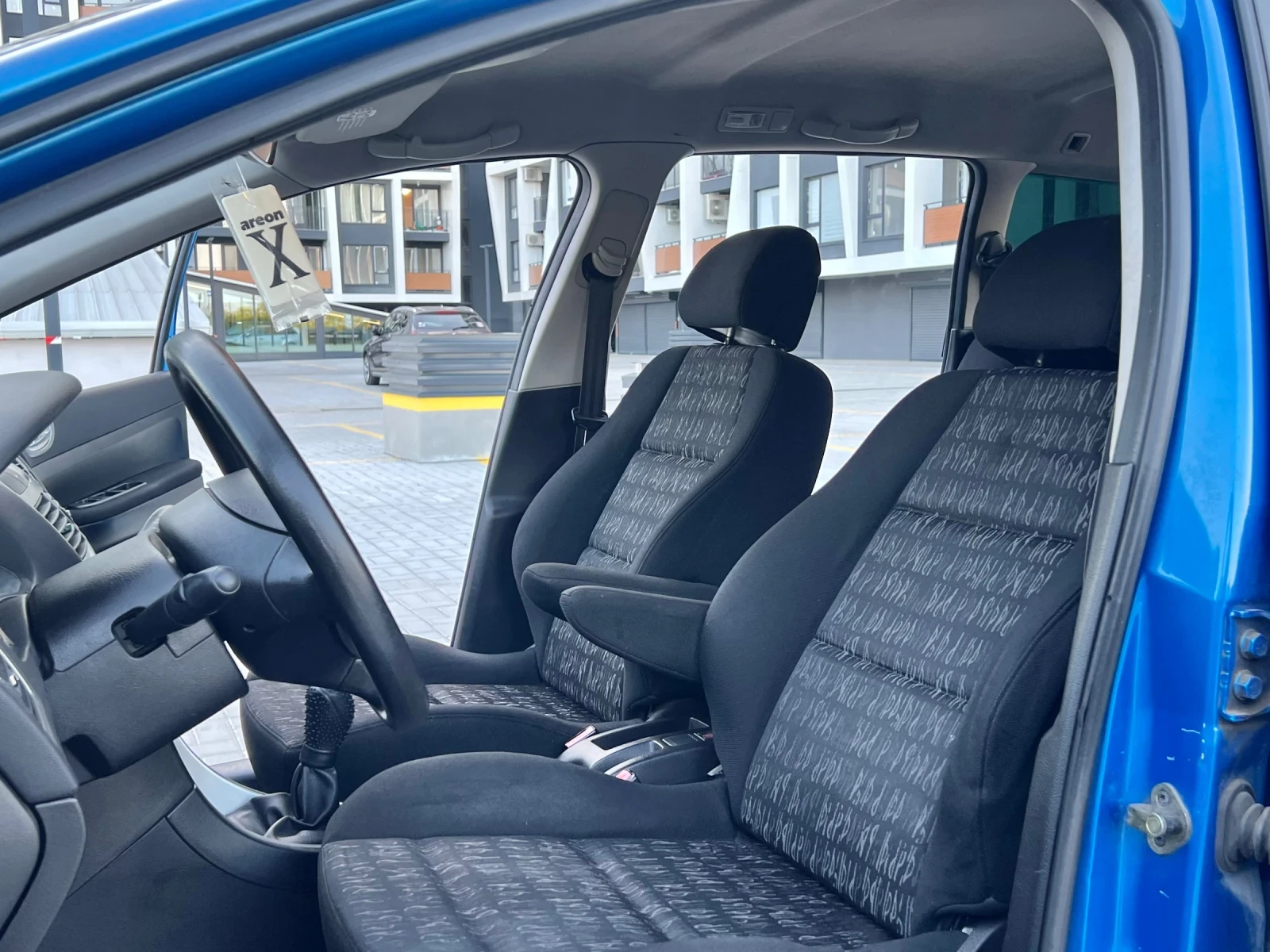 Peugeot 307 2.0 HDl 2005г - изображение 9