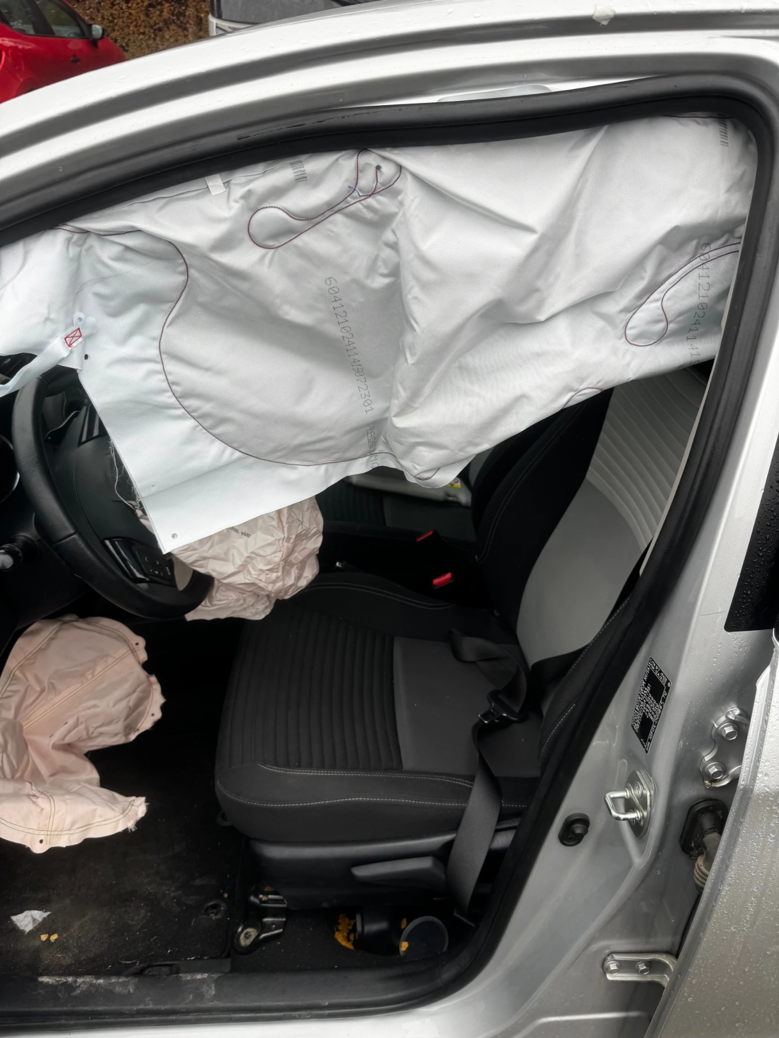 Toyota Yaris КАТАСТРОФИРАЛ - изображение 7