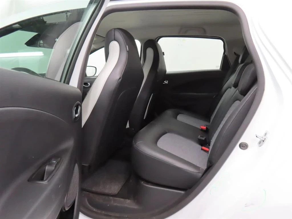Renault Zoe 52Kwh + CCS + INTENSE ВСИЧКИ ЕКСТРИ 136 кс - изображение 7