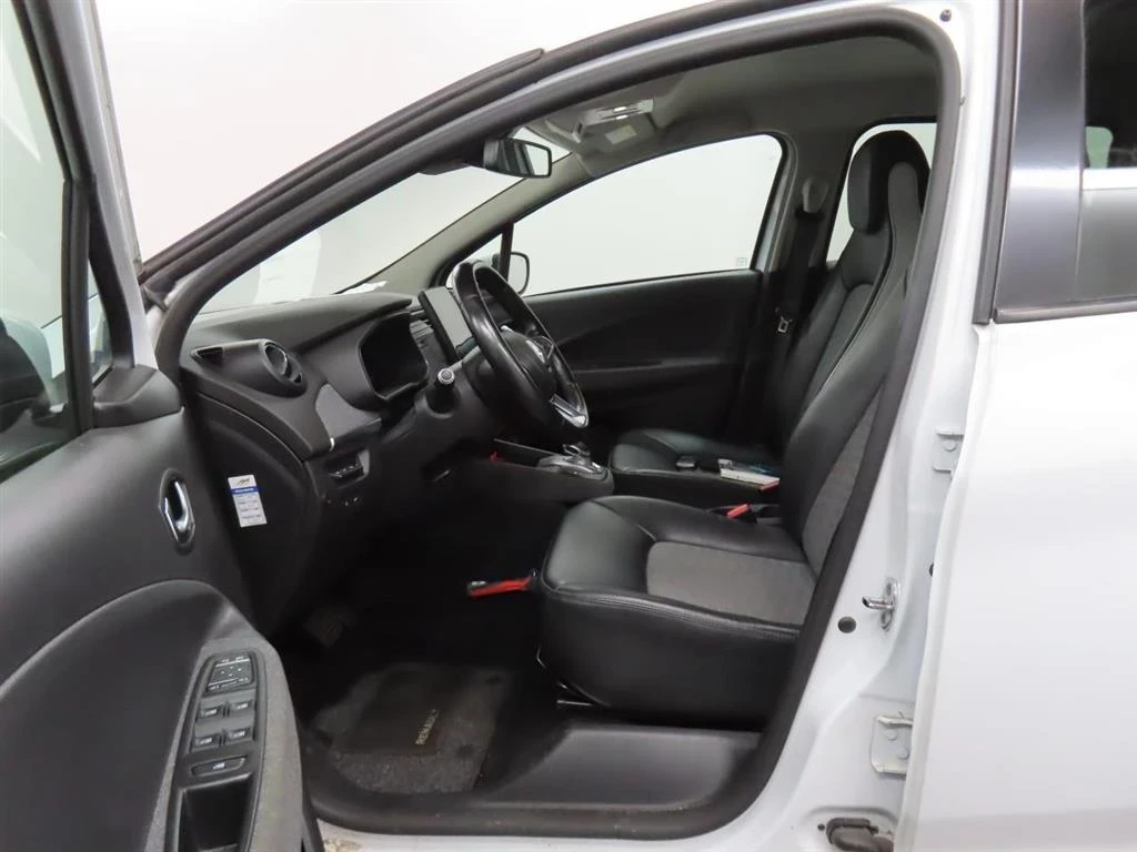 Renault Zoe 52Kwh + CCS + INTENSE ВСИЧКИ ЕКСТРИ 136 кс - изображение 3