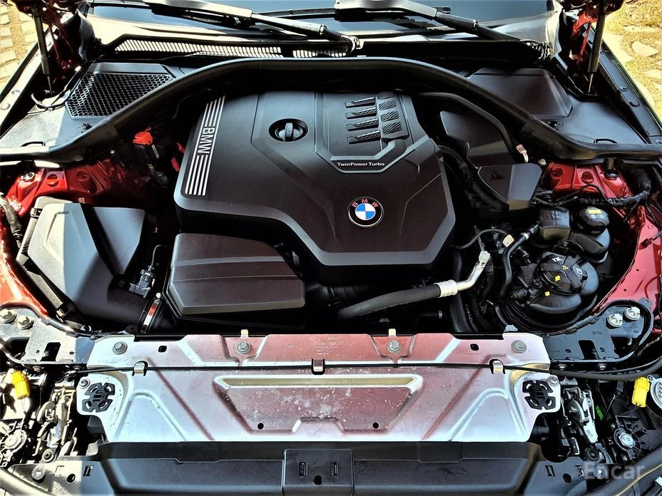 BMW 330 M-PACK* HARMAN KARDON* HEAD UP, снимка 17 - Автомобили и джипове - 54190997