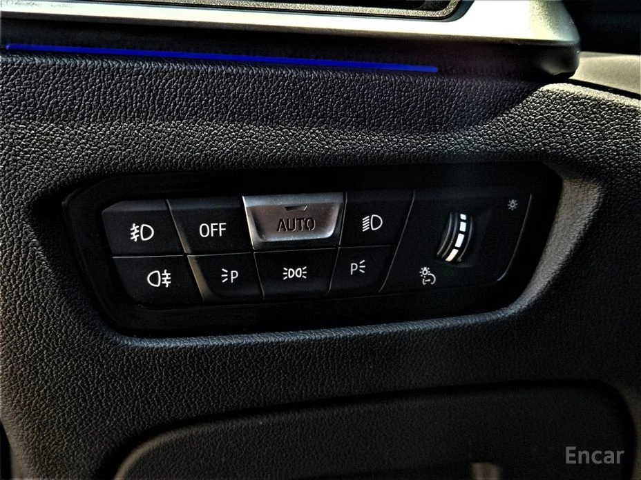 BMW 330 M-PACK* HARMAN KARDON* HEAD UP, снимка 13 - Автомобили и джипове - 54190997