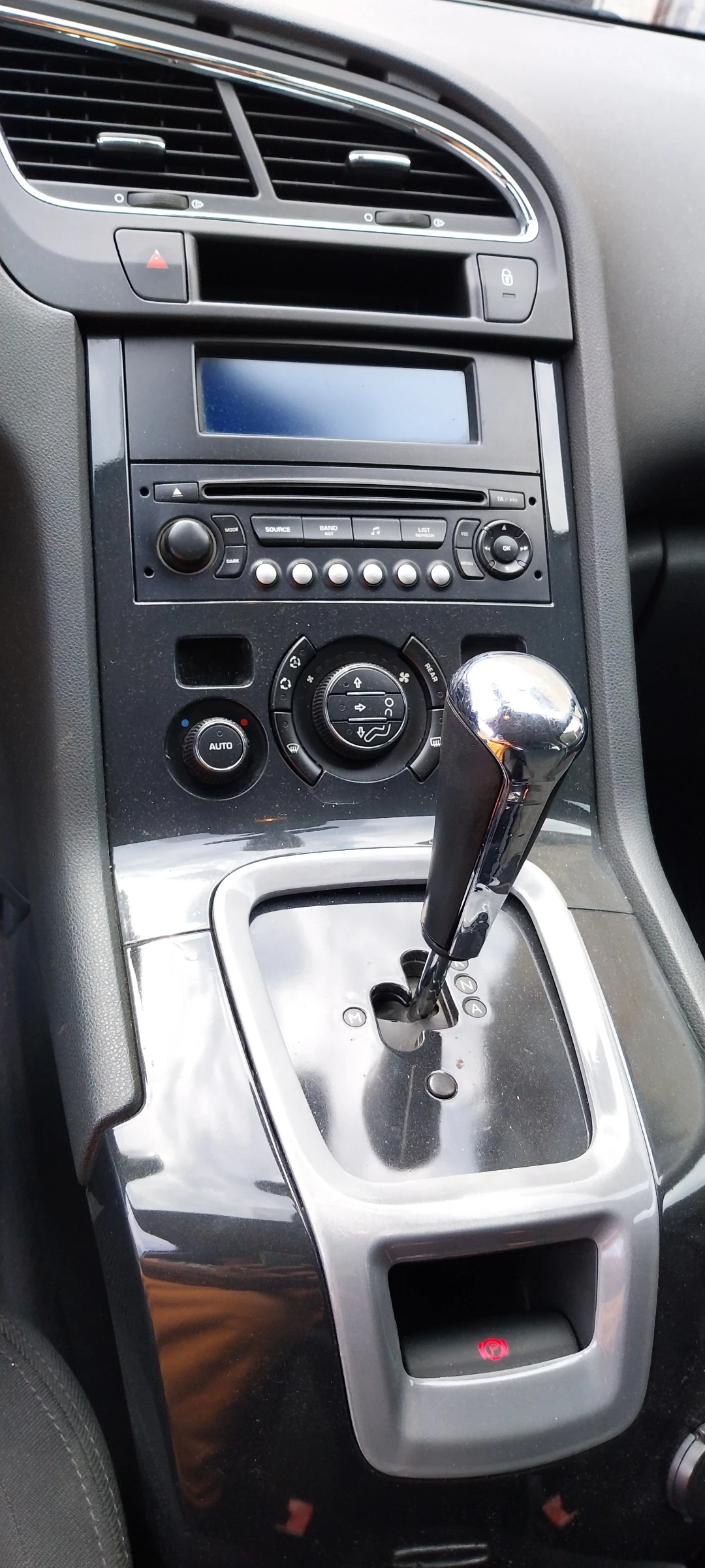 Peugeot 5008, снимка 2 - Автомобили и джипове - 54358364