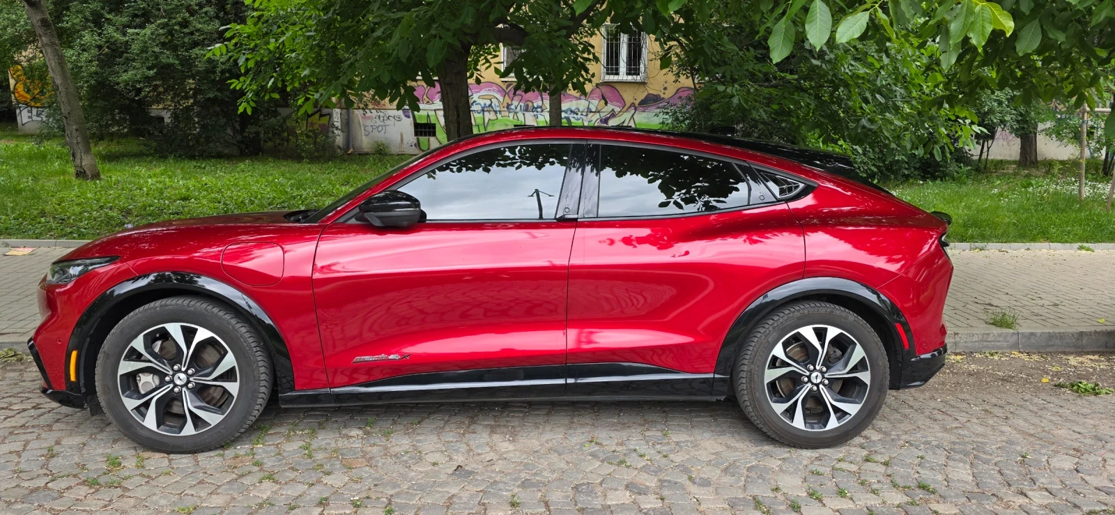 Ford Mustang Mach-E 99KW , PREMIUM + , 4x4 B&O, снимка 2 - Автомобили и джипове - 54726043