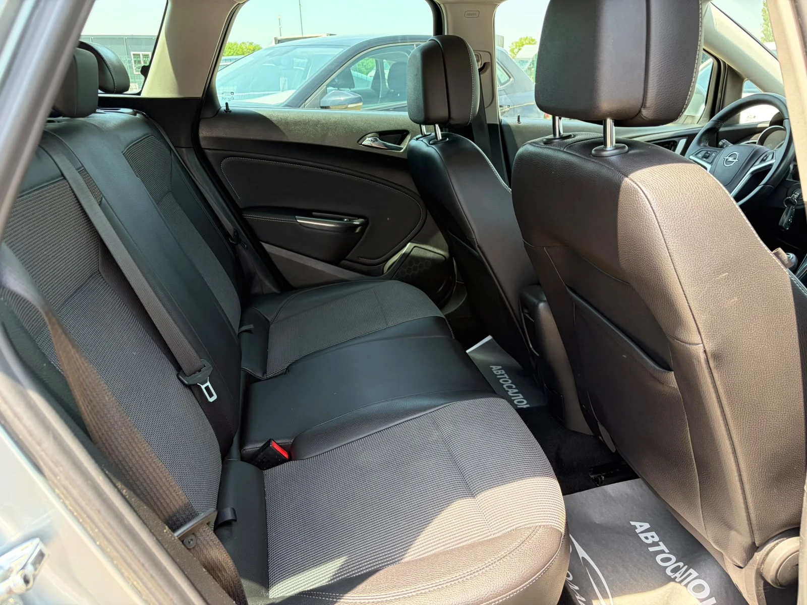 Opel Astra 1.7CDTI-125 COSMO, снимка 12 - Автомобили и джипове - 54800047