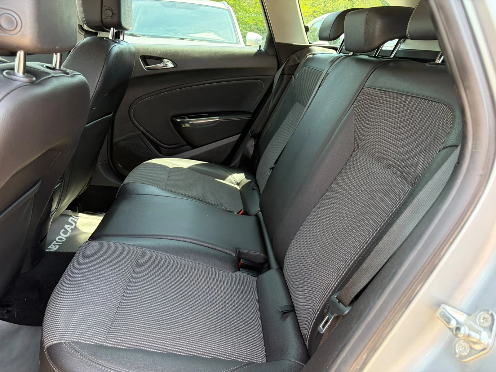Opel Astra 1.7CDTI-125 COSMO, снимка 13 - Автомобили и джипове - 54800047