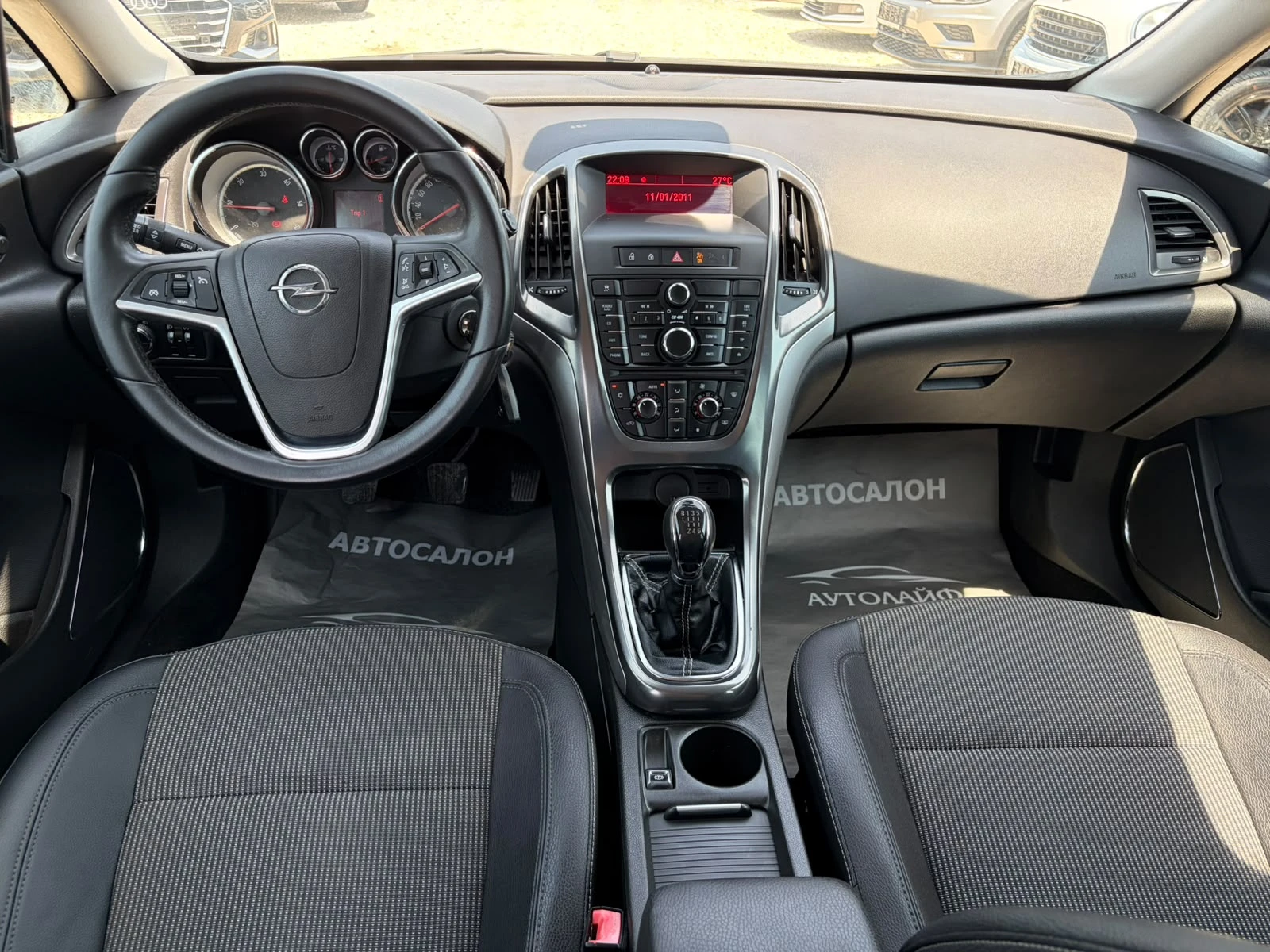 Opel Astra 1.7CDTI-125 COSMO, снимка 8 - Автомобили и джипове - 54800047