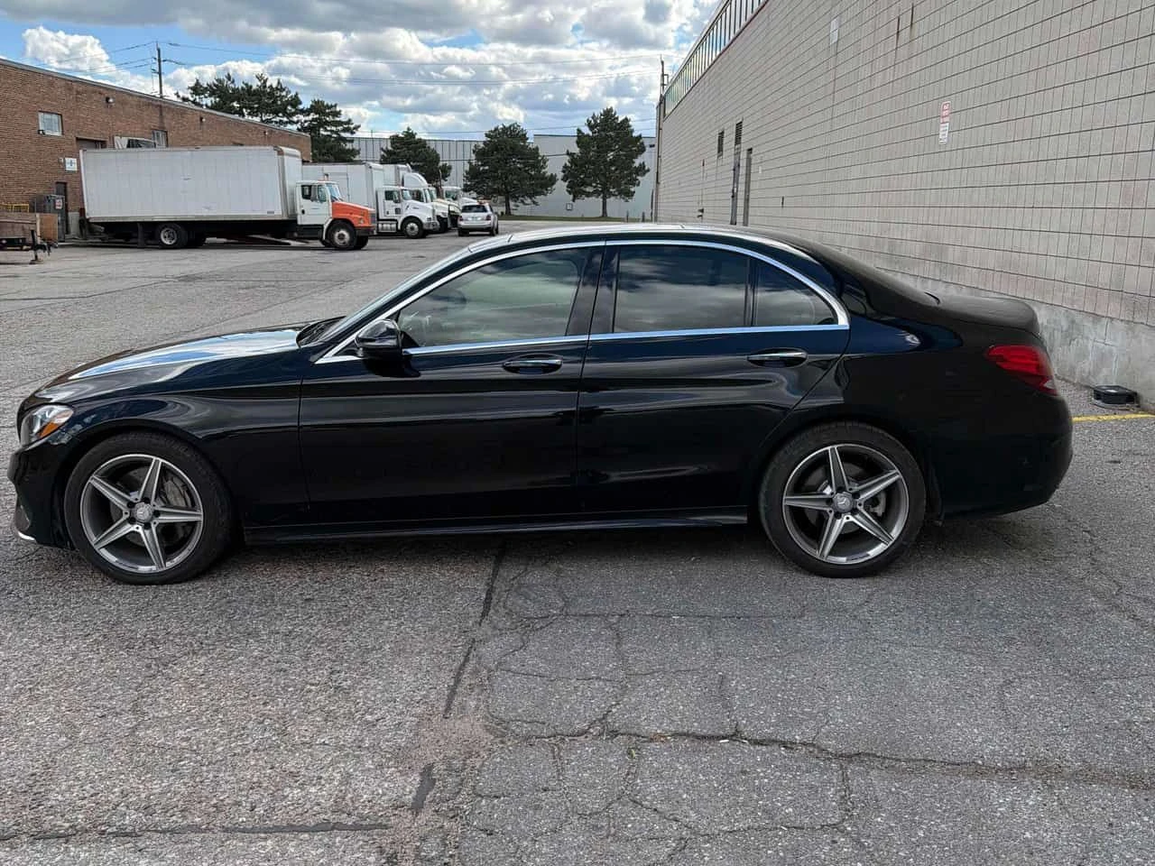 Mercedes-Benz C 300 CARFAX, снимка 2 - Автомобили и джипове - 54940755