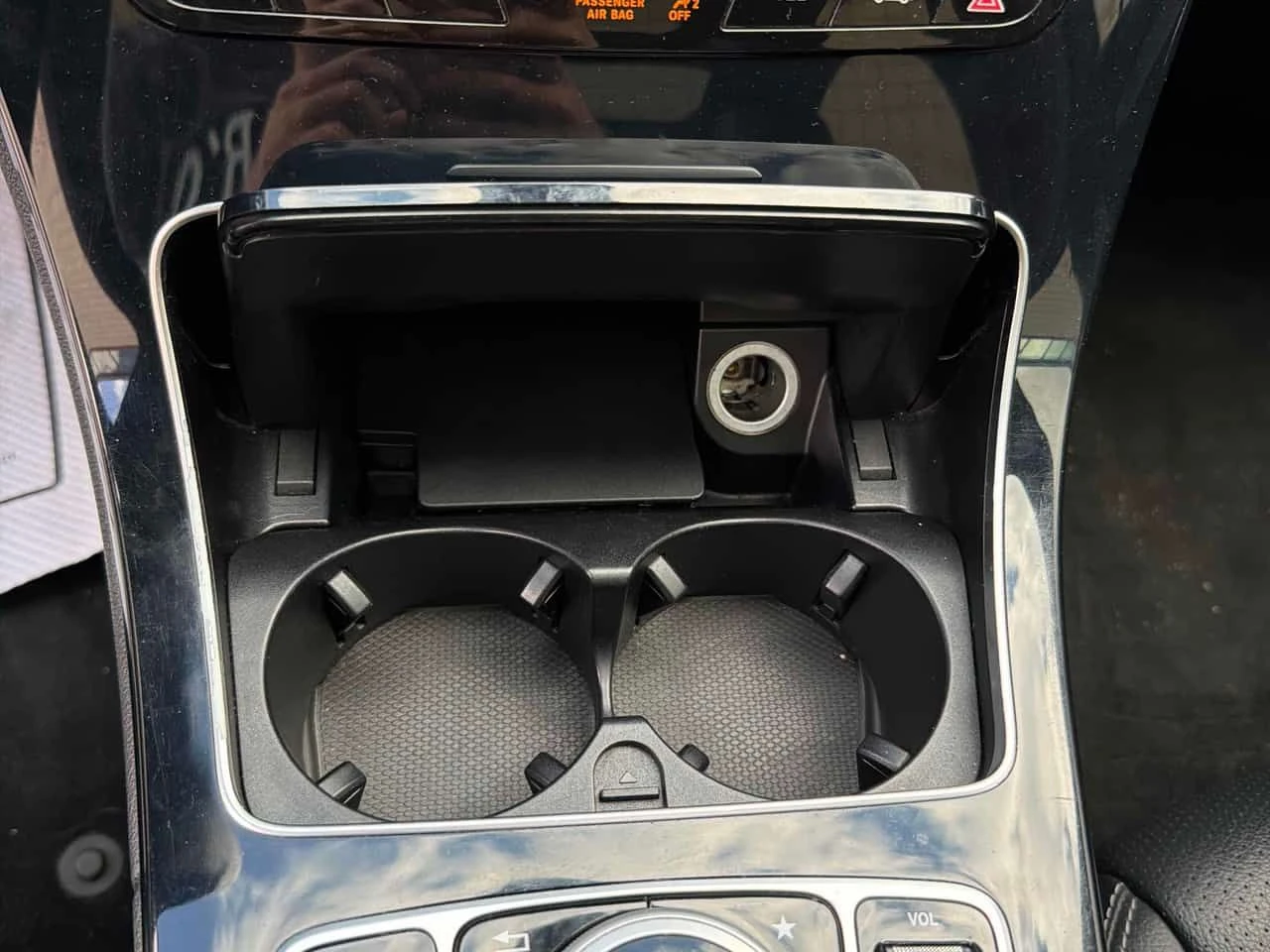 Mercedes-Benz C 300 CARFAX, снимка 13 - Автомобили и джипове - 54940755