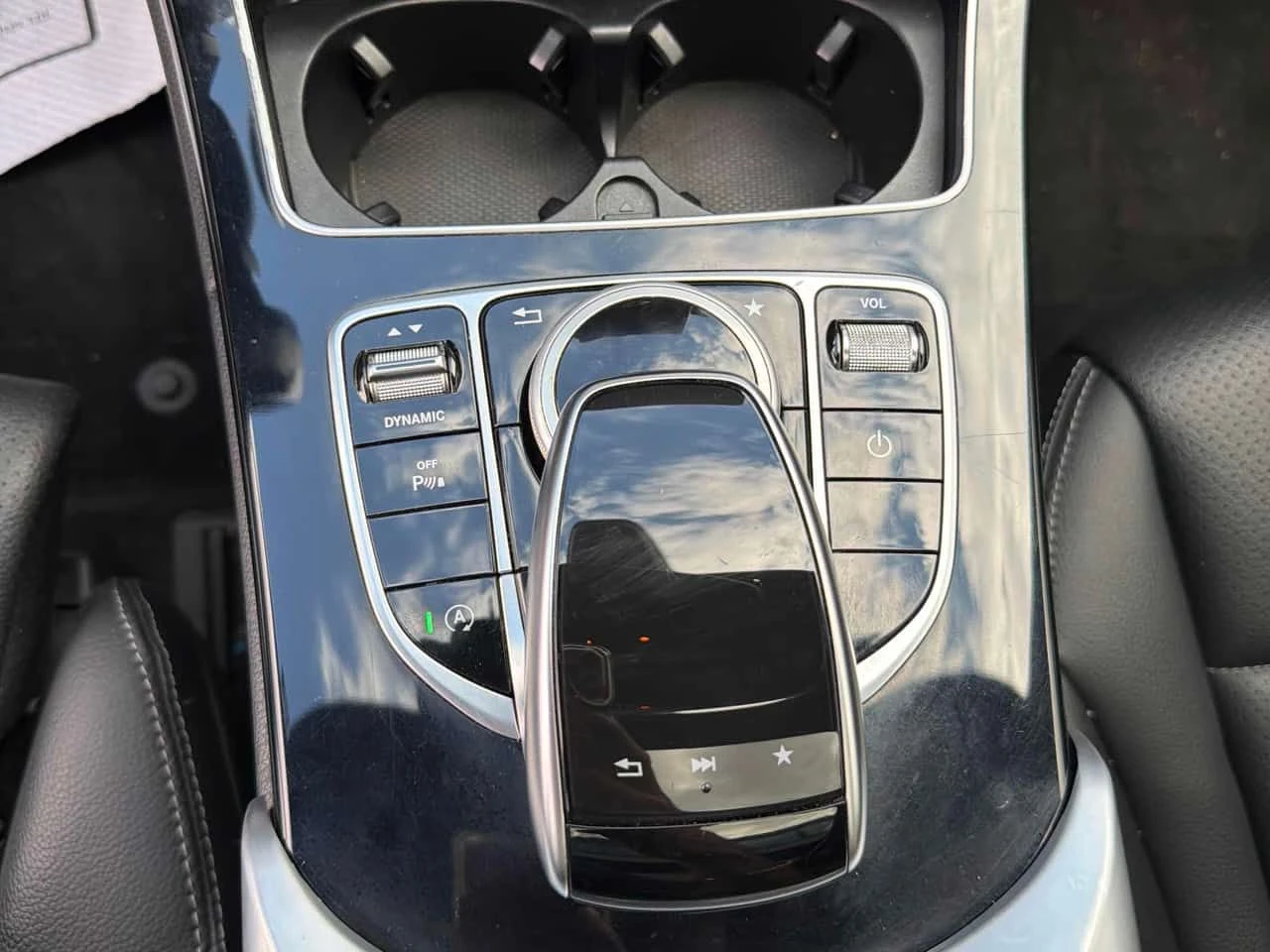 Mercedes-Benz C 300 CARFAX, снимка 10 - Автомобили и джипове - 54940755