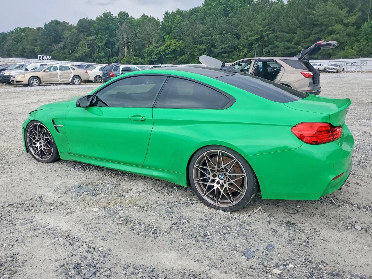 BMW M4 * CARBON* HEAD-UP* CAMERA* КОЖА* ПОДГРЕВ* , снимка 2 - Автомобили и джипове - 55010358
