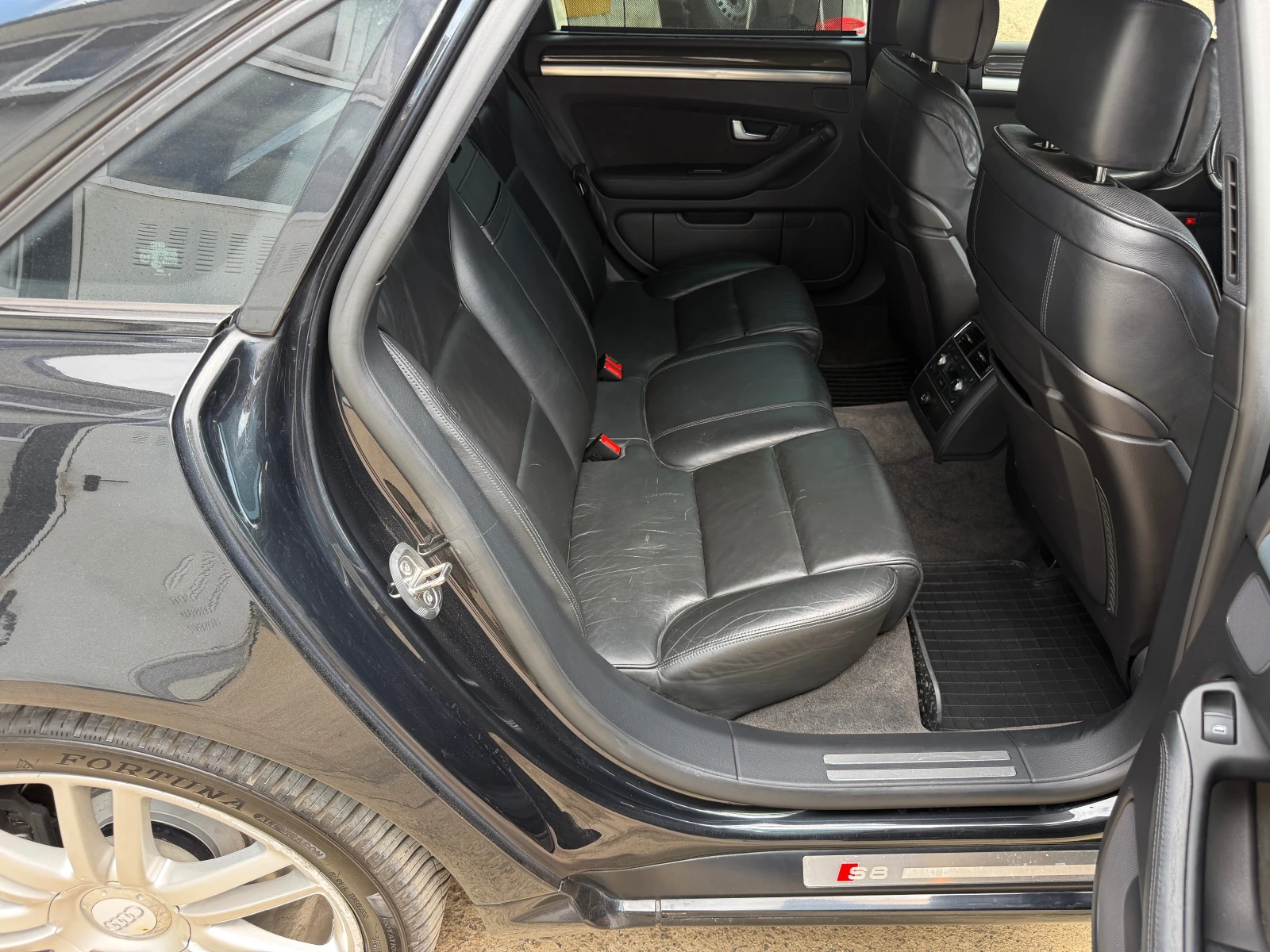 Audi S8 5, 2 V10 450к.с., снимка 12 - Автомобили и джипове - 55653560