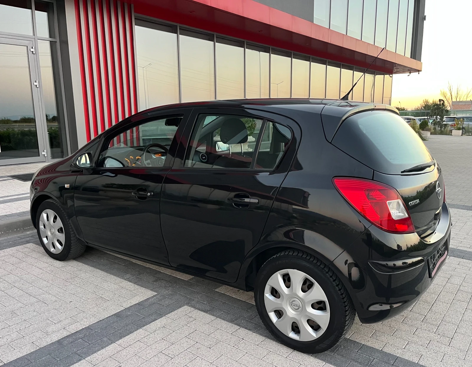 Opel Corsa 1.2, снимка 6 - Автомобили и джипове - 55994377