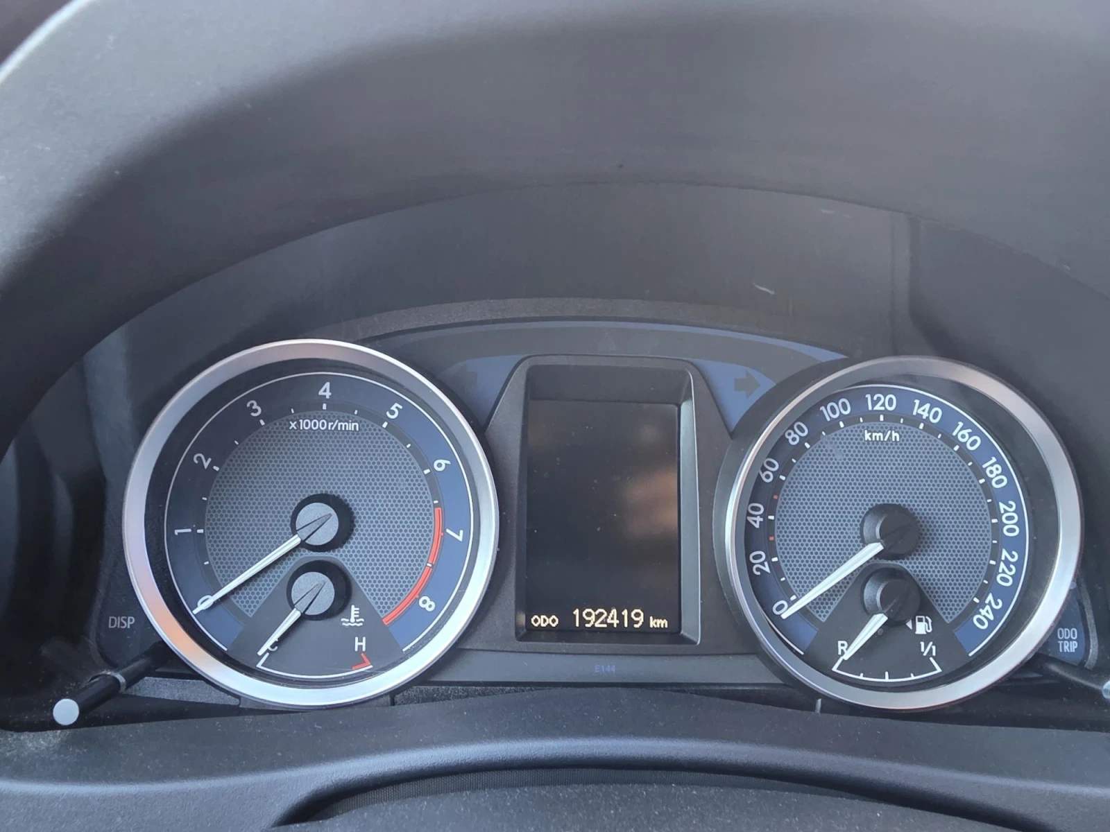 Toyota Auris 1.6 VVTi  NAVI/KAMERA/KEYLESS/LED/BIXENON/TEMPOMAT, снимка 15 - Автомобили и джипове - 56228974