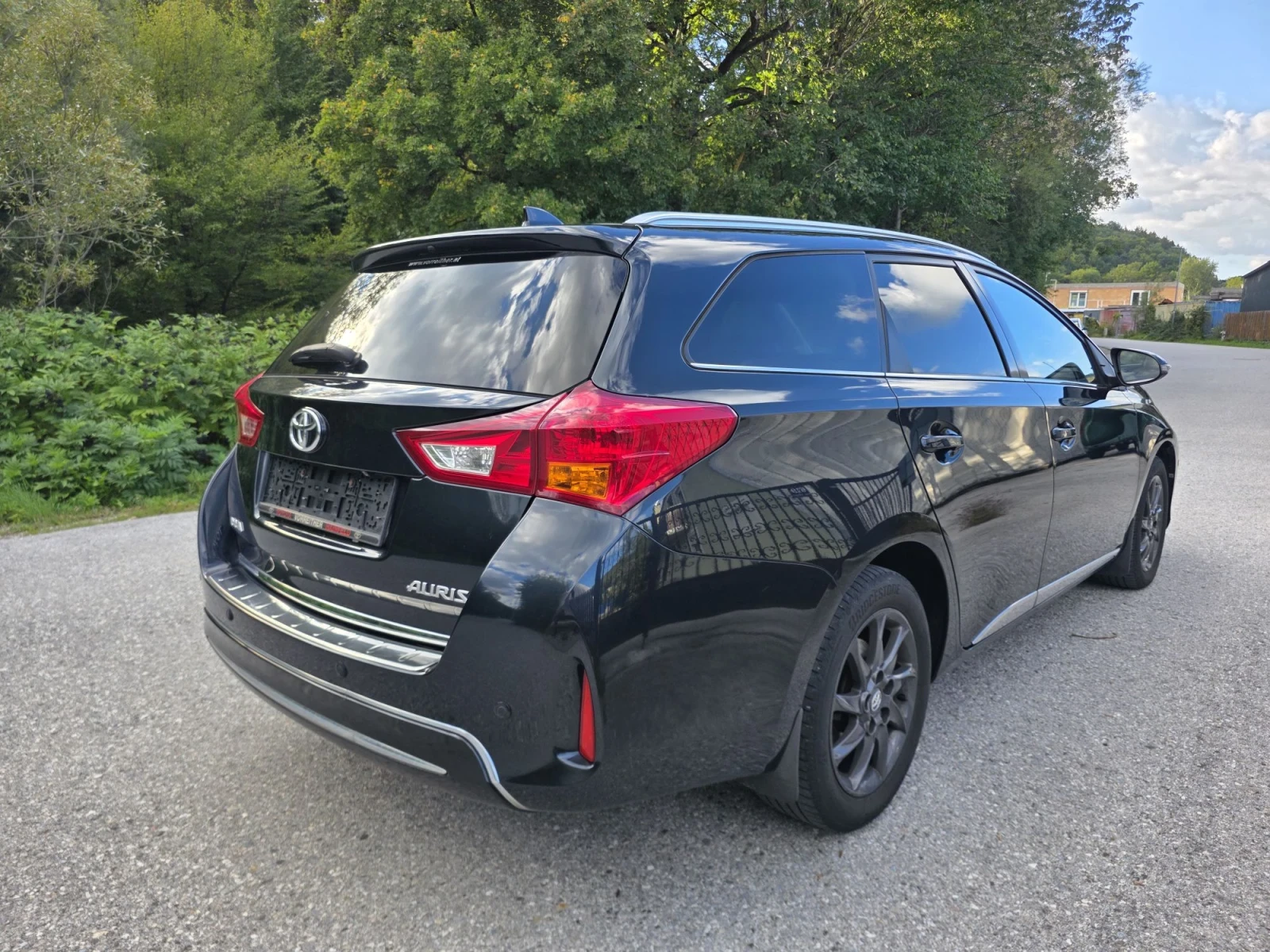 Toyota Auris 1.6 VVTi  NAVI/KAMERA/KEYLESS/LED/BIXENON/TEMPOMAT, снимка 6 - Автомобили и джипове - 56228974