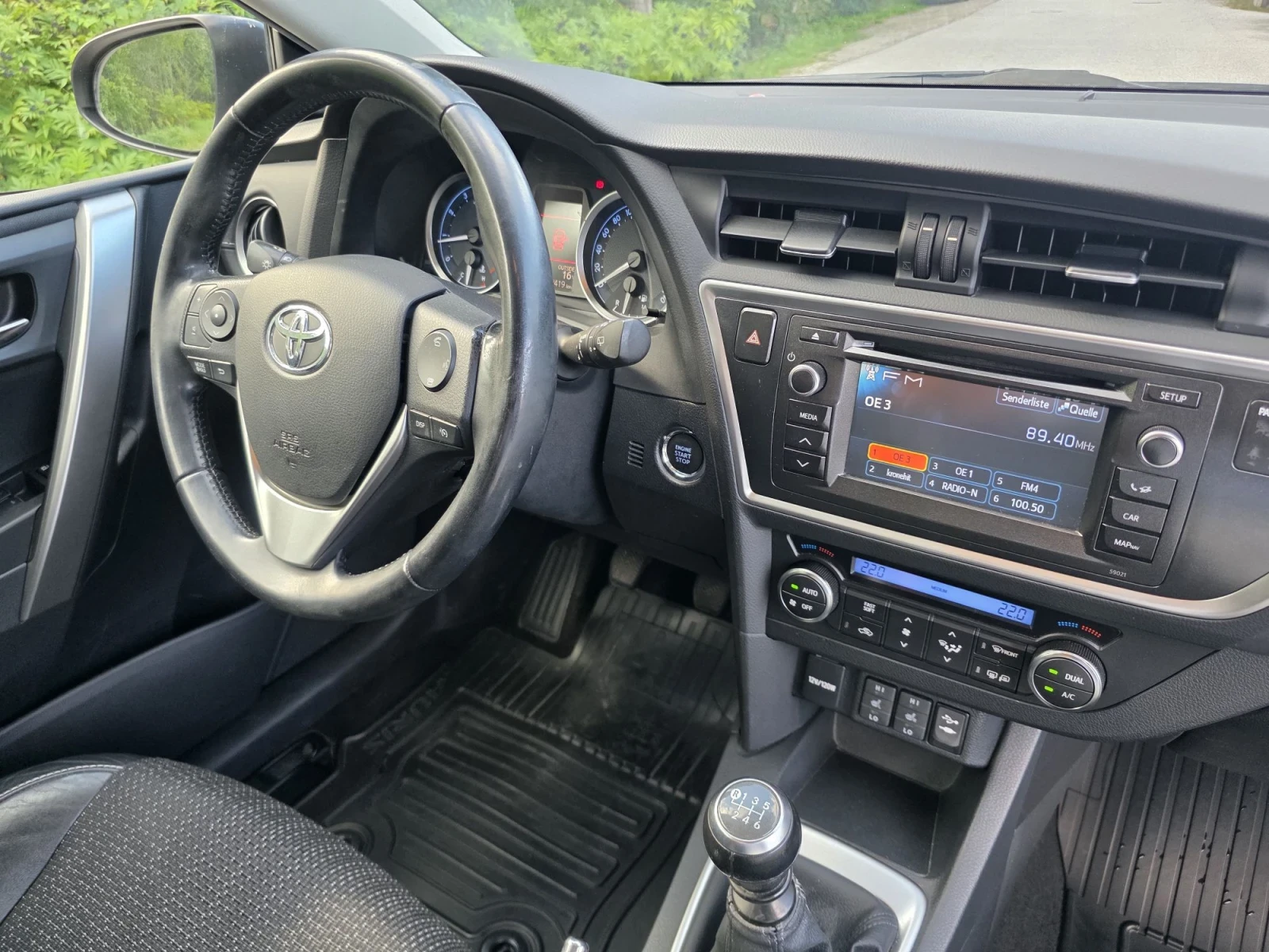 Toyota Auris 1.6 VVTi  NAVI/KAMERA/KEYLESS/LED/BIXENON/TEMPOMAT, снимка 9 - Автомобили и джипове - 56228974