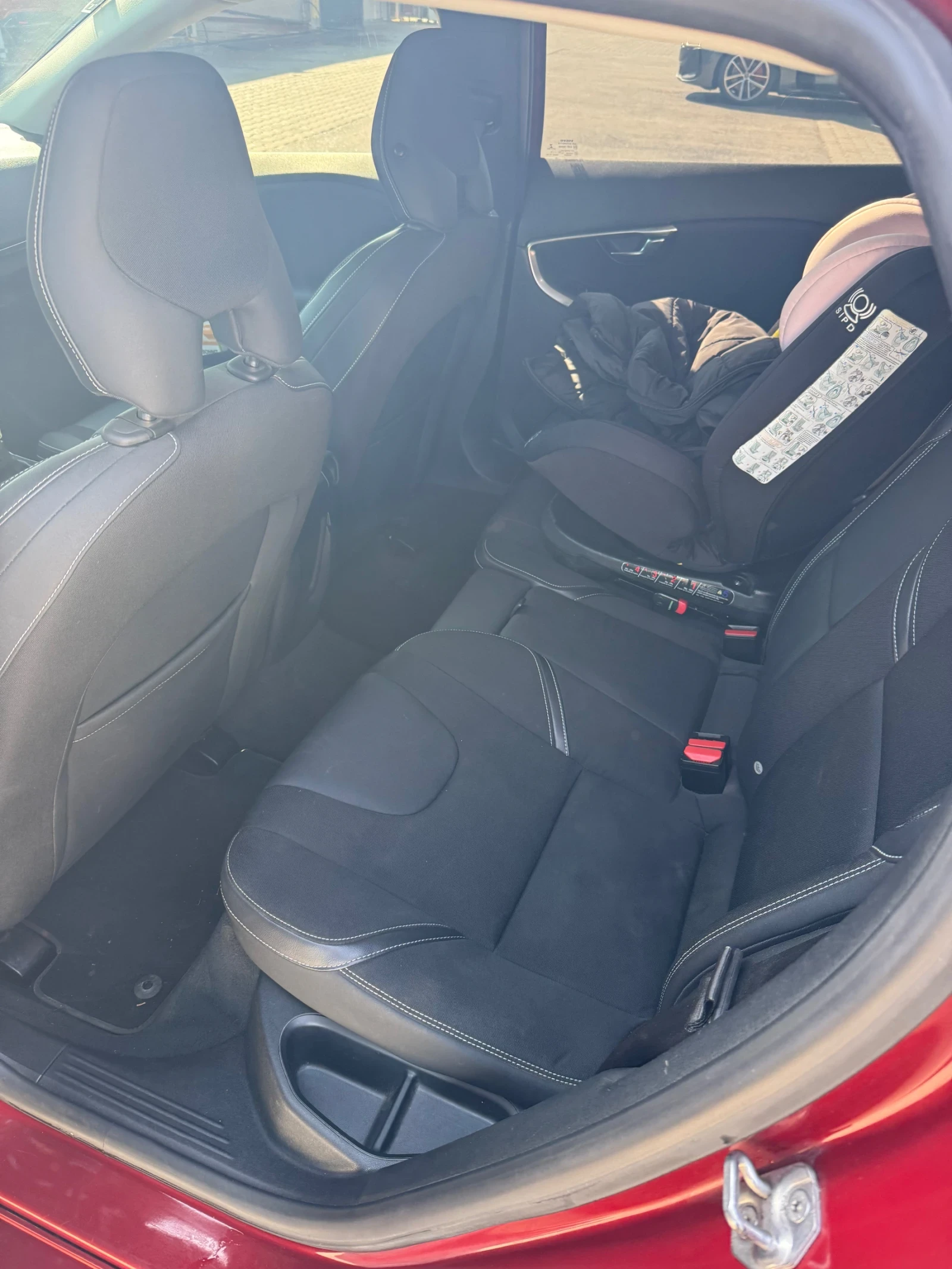 Volvo V40 1.6, снимка 8 - Автомобили и джипове - 56410522