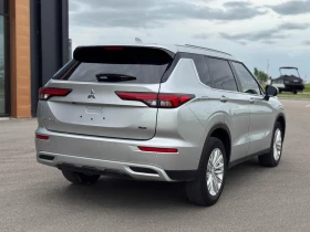     Mitsubishi Outlander SE AWD
