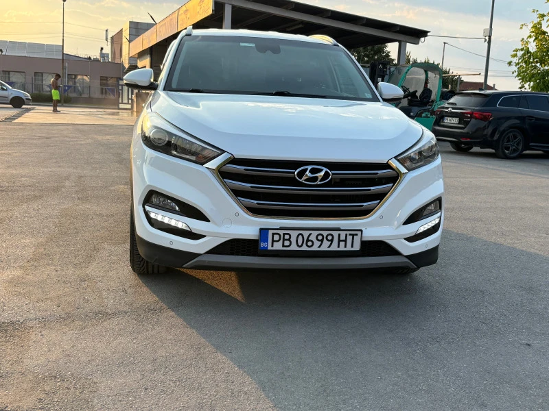 Hyundai Tucson 1.7 дизел, снимка 2 - Автомобили и джипове - 46571411